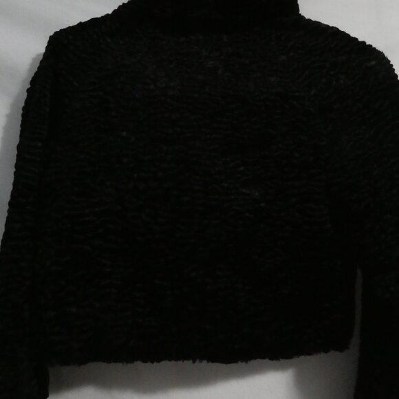 GUESS | xs - extra small | Cropped Black Snap Button-Up Faux Fur Jacket - Picture 12 of 13